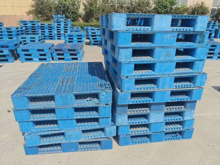 Used Plastic Pallet Liquidation Lots Wholesale product photo