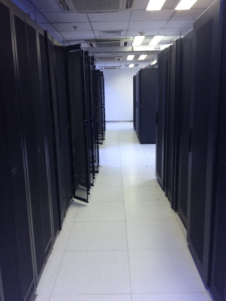 AI Servers & Data Center Equipment