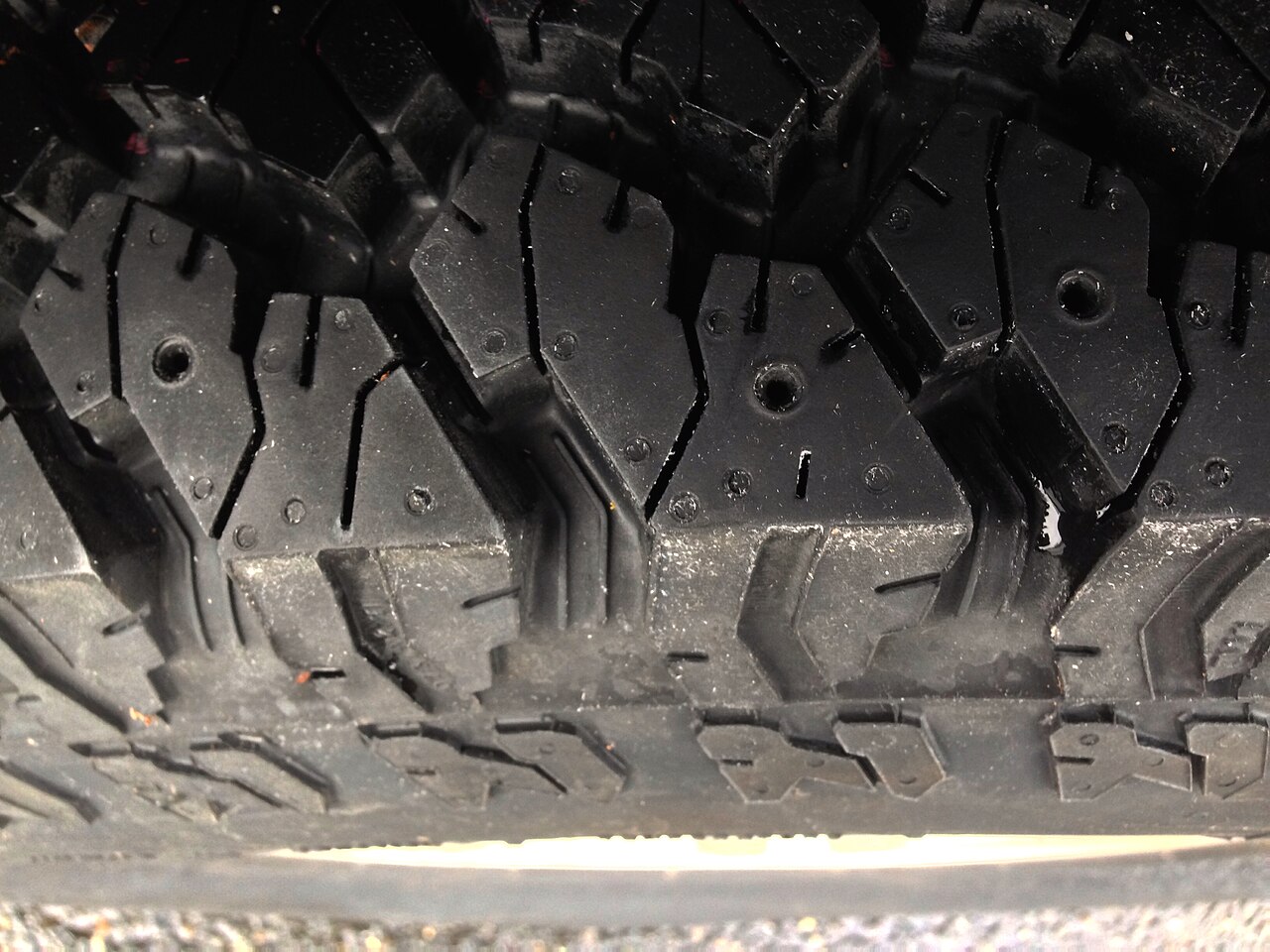 Bridgestone Blizzak and Michelin X-Ice Winter Tires Wholesale