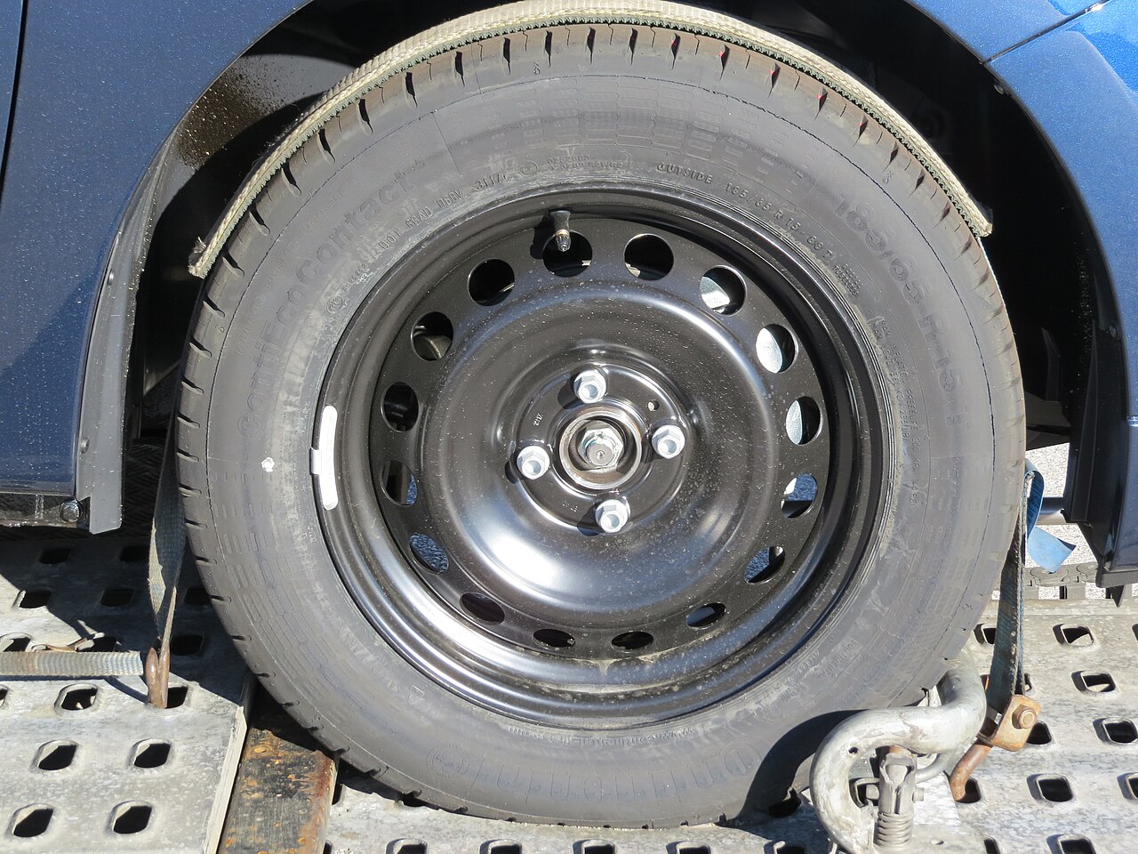 Continental EcoContact Low-Rolling-Resistance Tires Wholesale pack for wholesale and international export