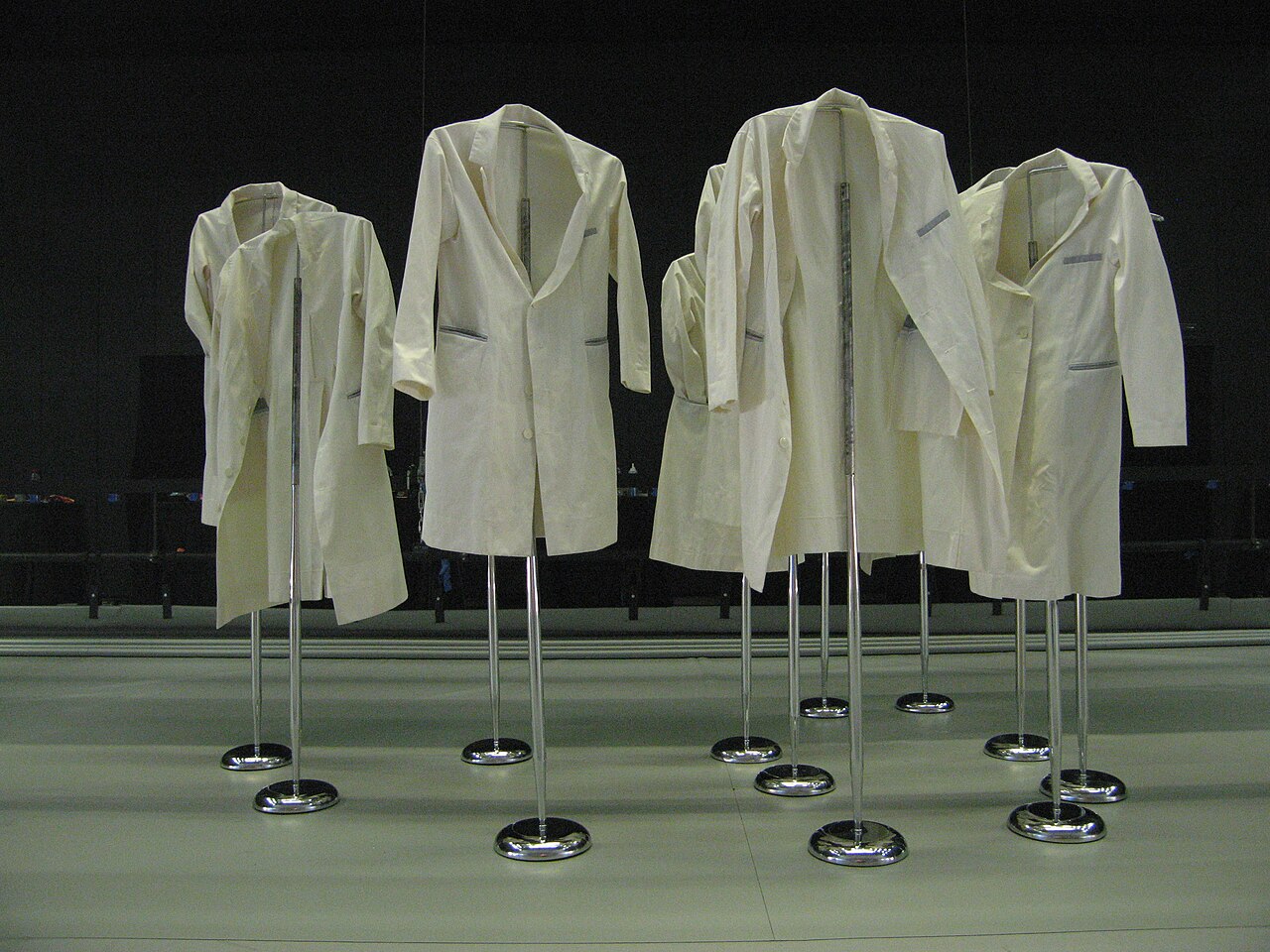 Doctor Lab Coats and White Coats Wholesale