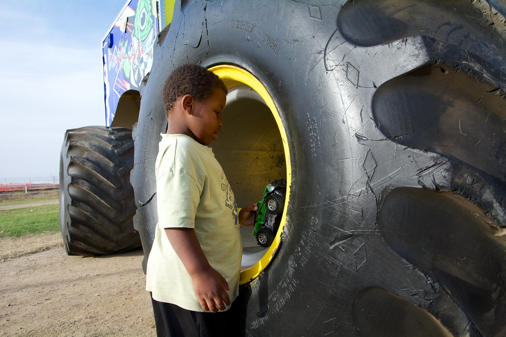 Drive Axle Truck Tires 11R22.5 Wholesale