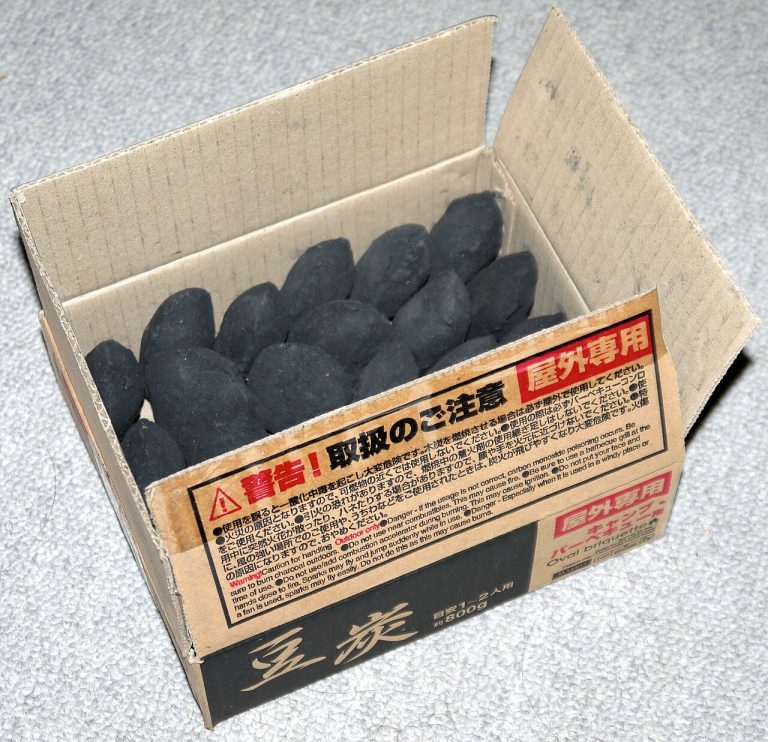 Pillow Shaped BBQ Charcoal Briquettes Wholesale