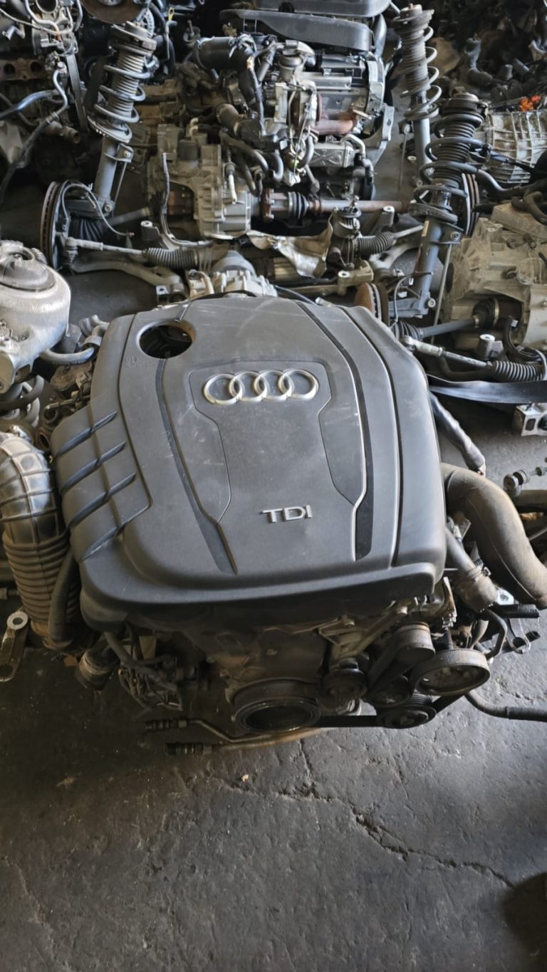 Used Engine Assemblies with ECU and Wiring Loom Wholesale product photo