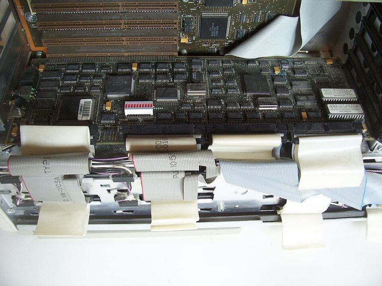 Server RAID Controllers & Host Bus Adapters Wholesale