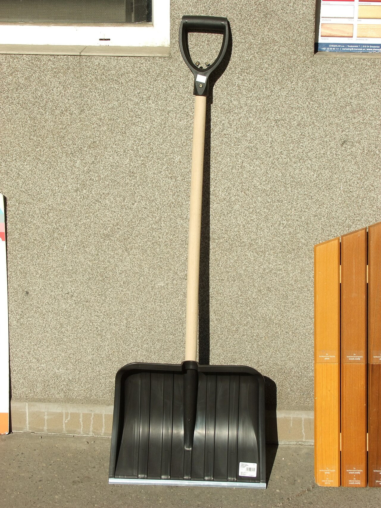 Snow Shovels and Snow Pushers Wholesale pack for wholesale and international export