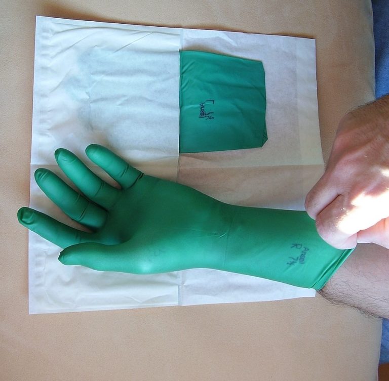 Sterile Surgical Gloves Wholesale