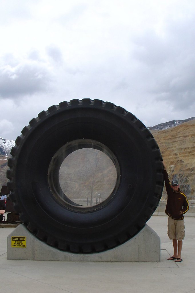 Truck Tires 385/65R22.5 Wholesale