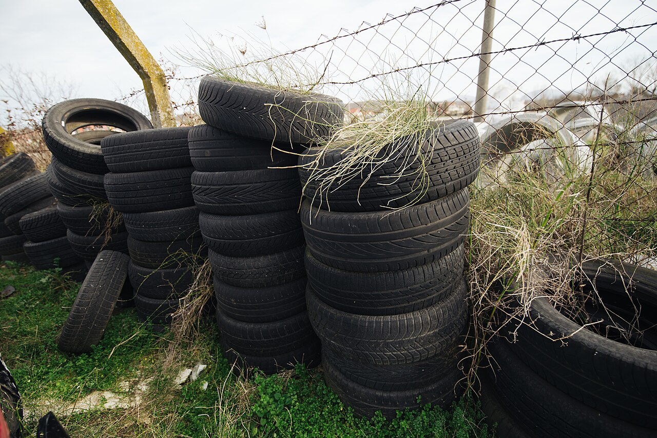 Waste Automotive Tire Scrap for Recycling Wholesale pack for wholesale and international export